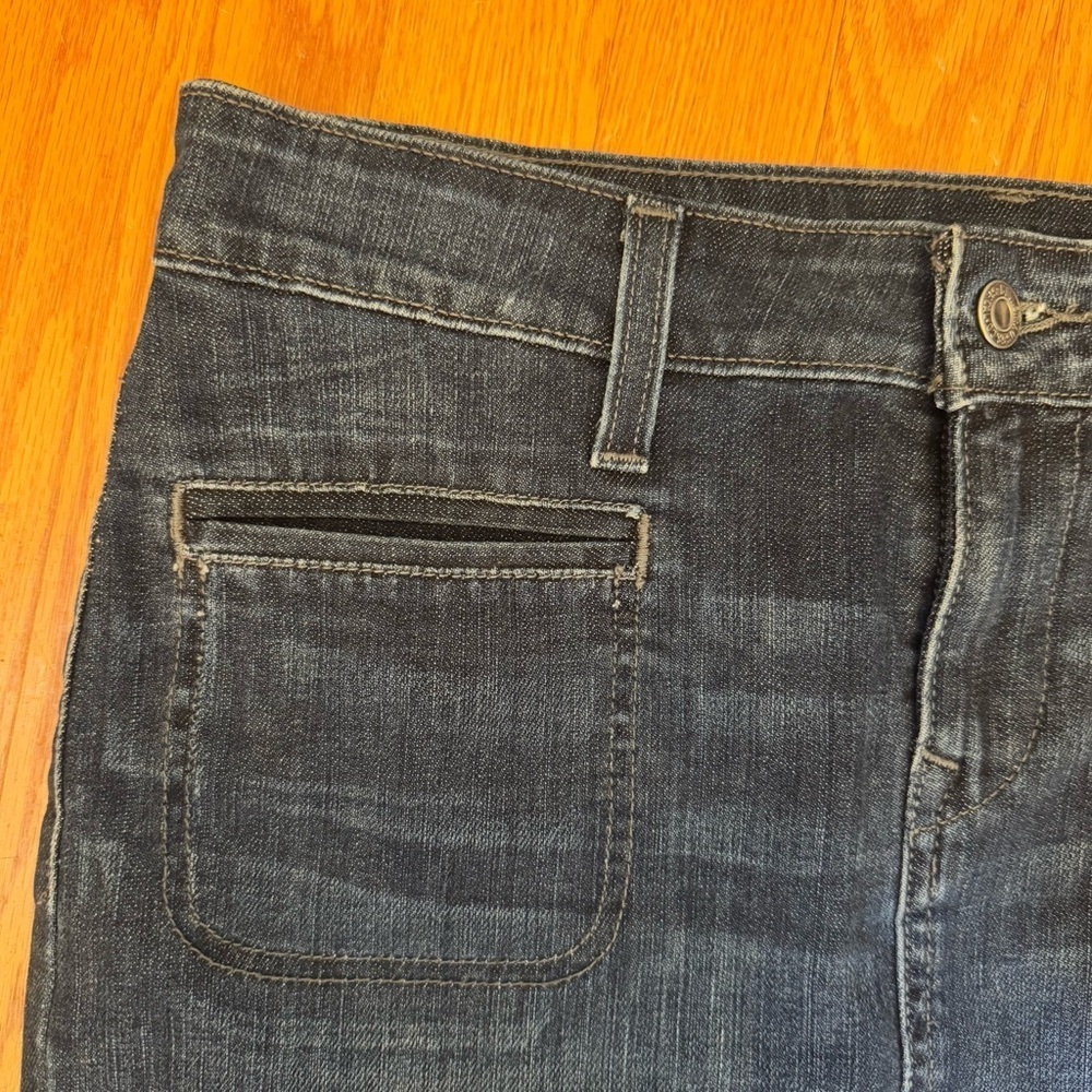 Levi’s Denim Dark Wash Skirt Women’s Size 4 - Picture 2 of 11